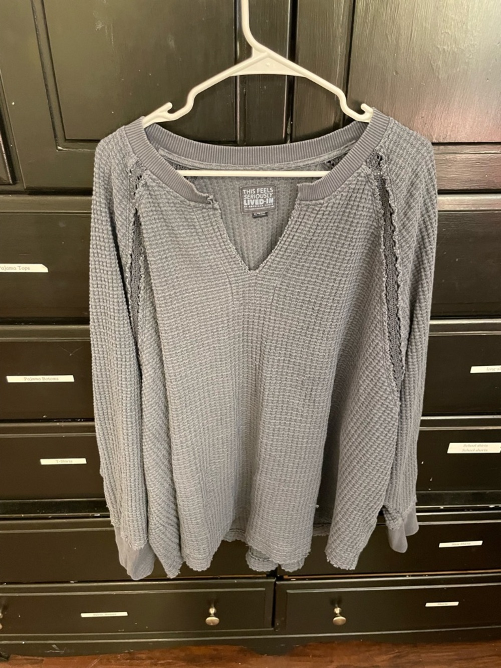 American Eagle Outfitters Slate Gray Waffle Knit V‑Neck Pullover
